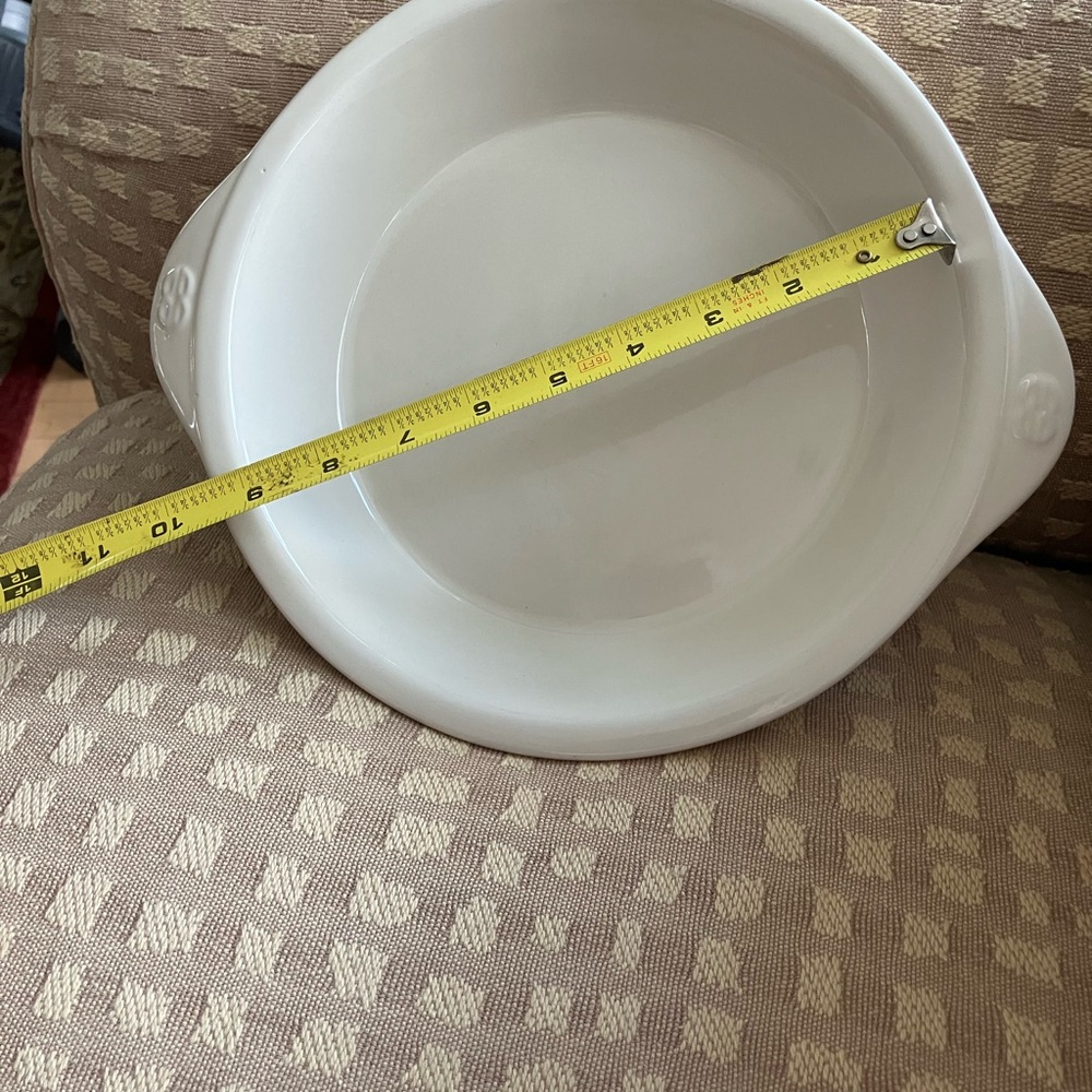 Calphalon off-White 9inch Ceramic pie pan/Serving Dish with Handles - Picture 3 of 16